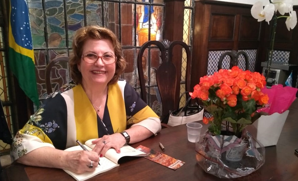 Marcia Barroca: ‘Venenos y flores’ y otros poemas traducidos por A. P. Alencart