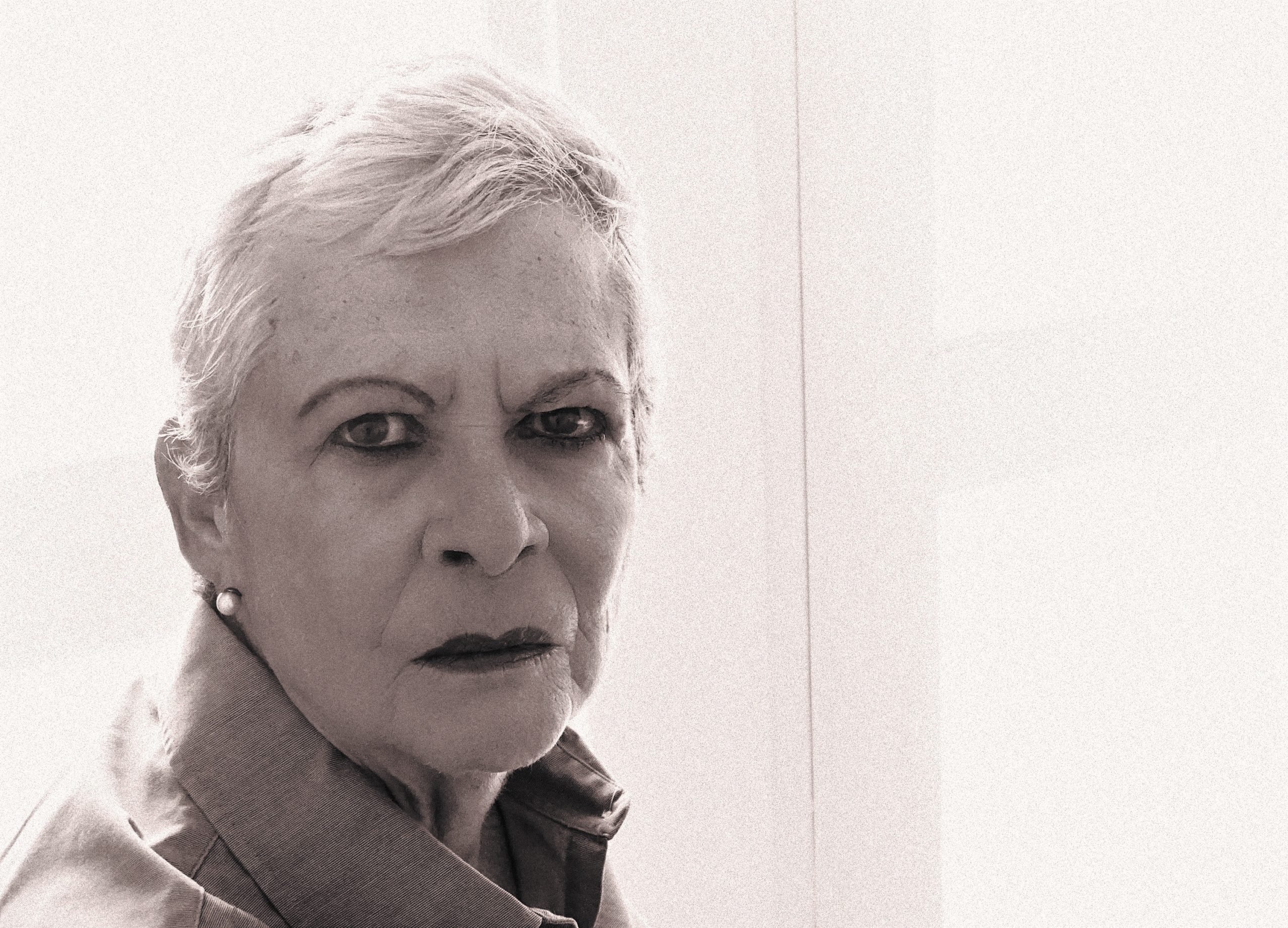 Mía Gallegos: ‘De lejos vengo’ y otros poemas